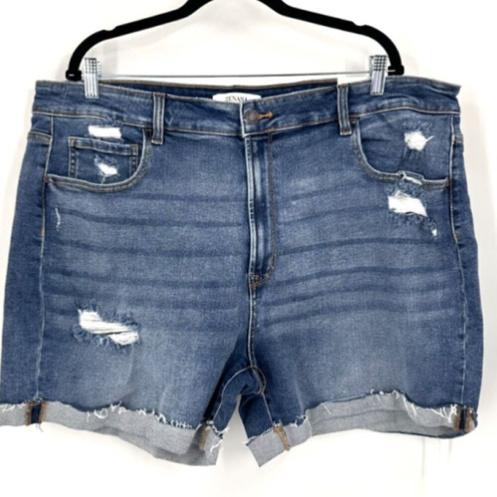 NWT Zenana Plus Size Denim Shorts Cuffed Distressed Size‎ 3X